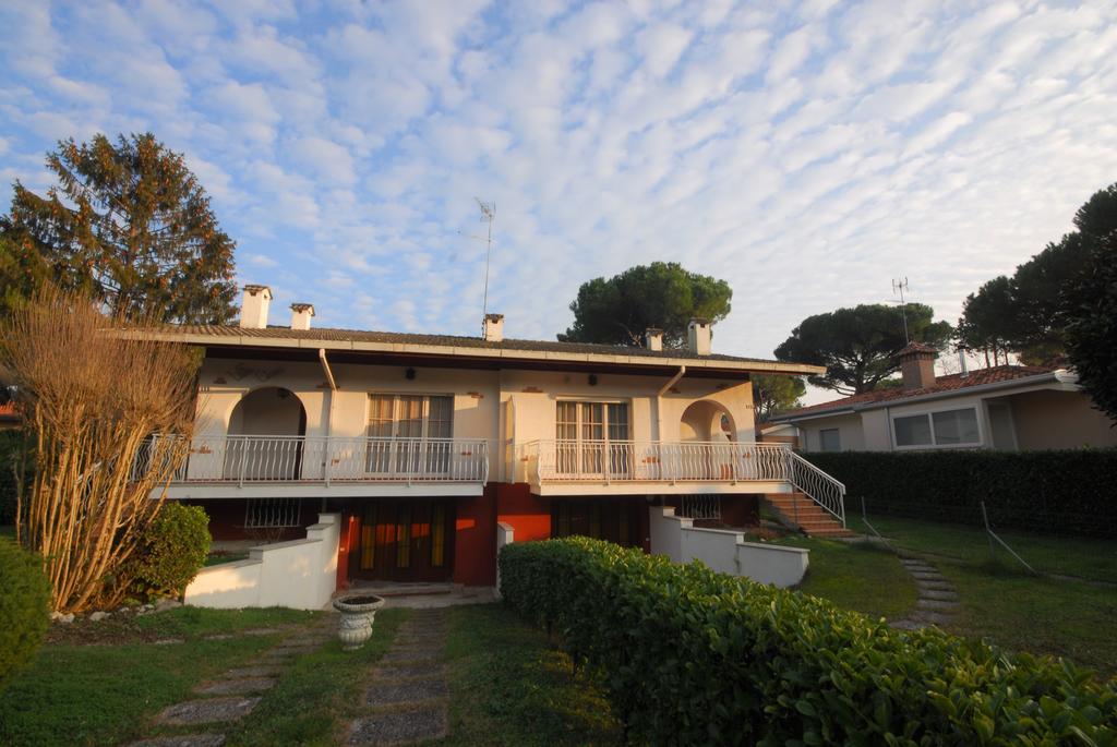 Villa Clara Lignano Sabbiadoro Exterior foto